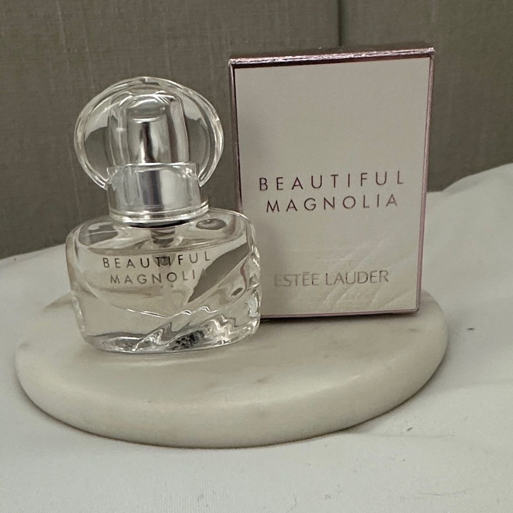 Estée Lauder Beautiful Magnolia
